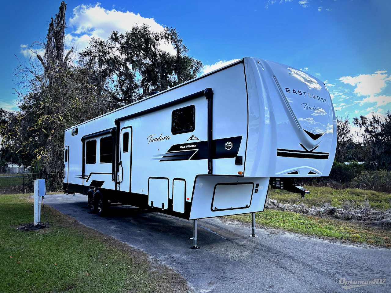 2026 East To West Tandara 389DS Photo 1