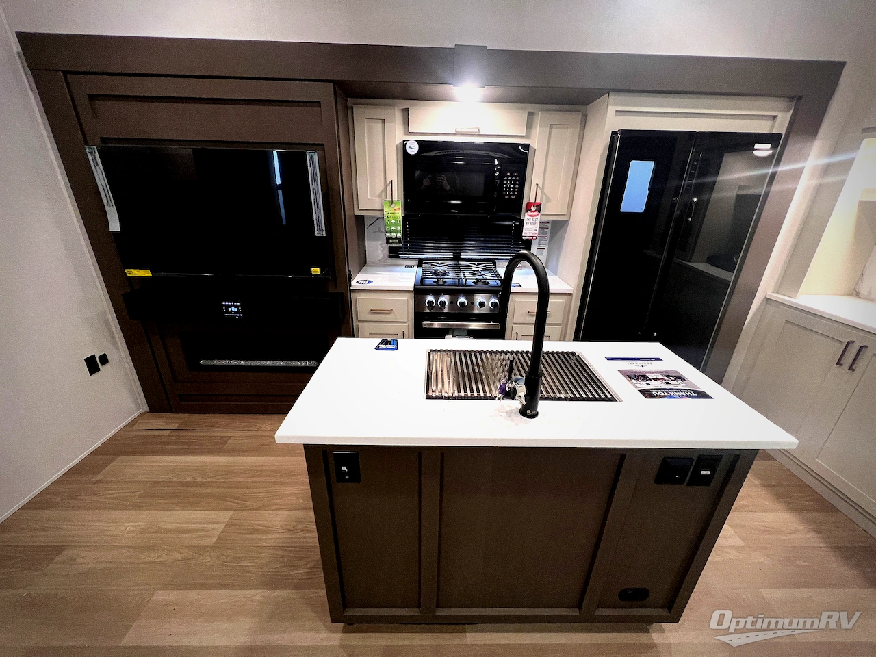 2026 East To West Tandara 389DS Photo 10