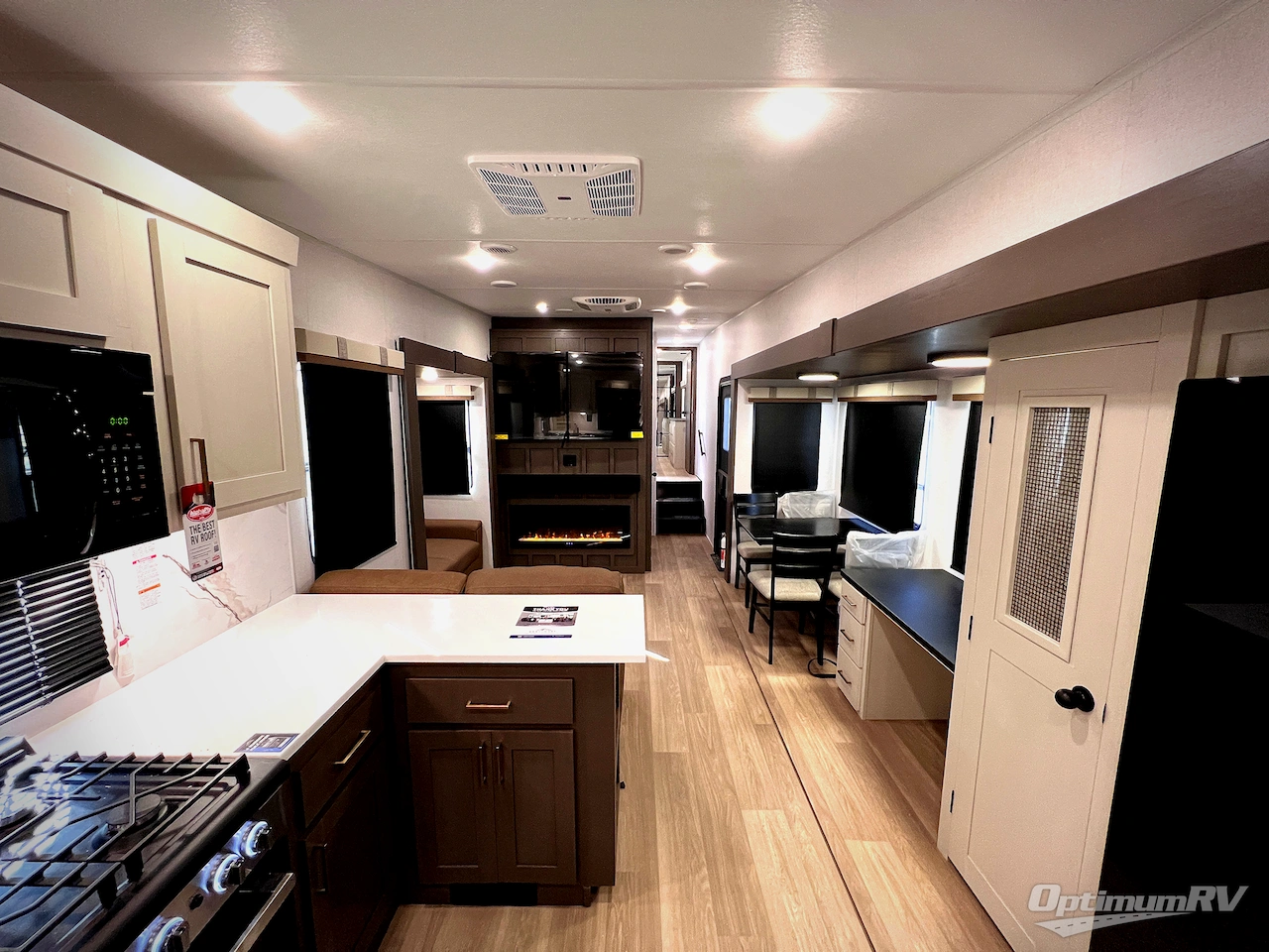 2026 East To West Tandara 388LR Photo 4