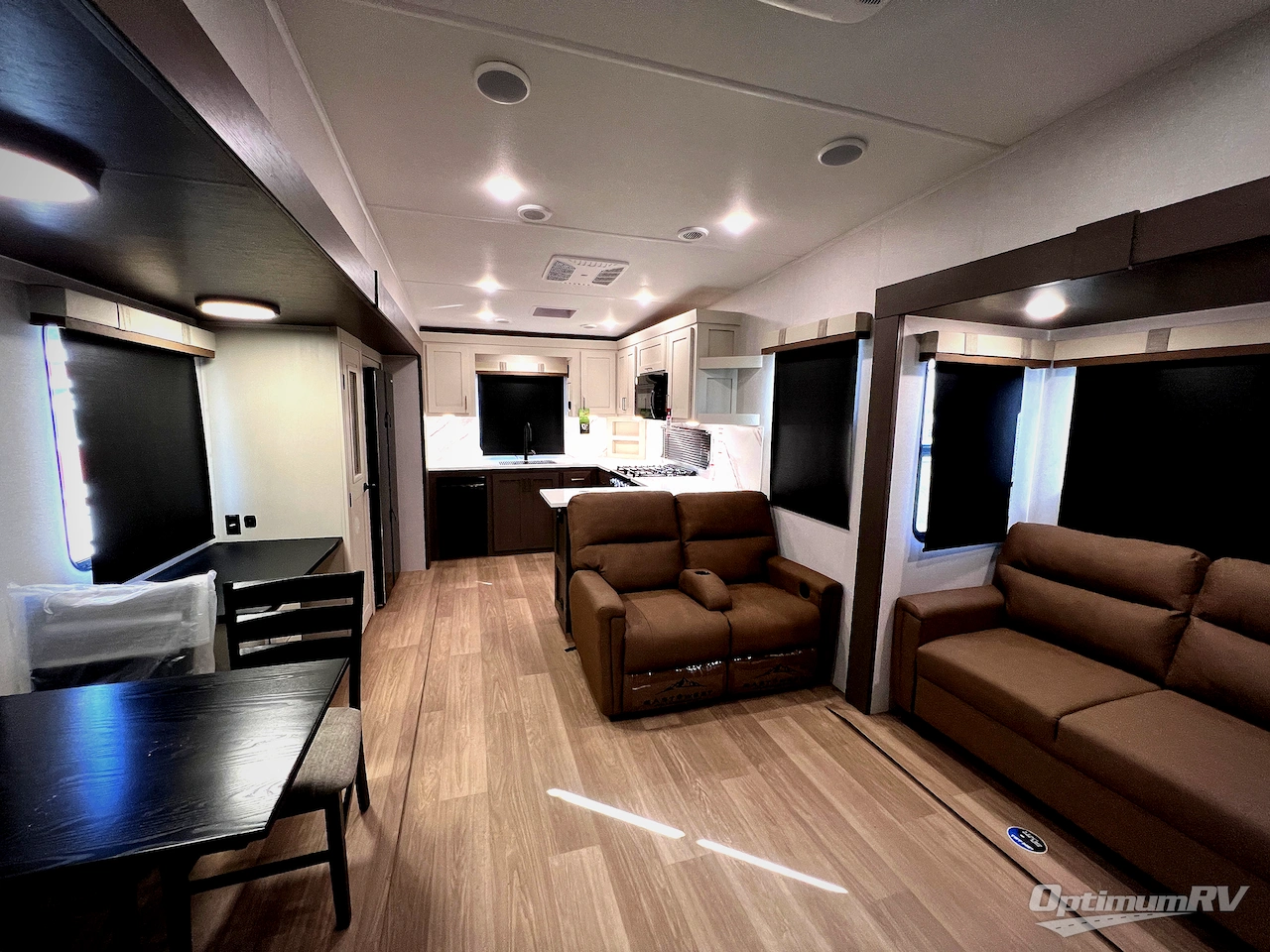 2026 East To West Tandara 388LR Photo 5