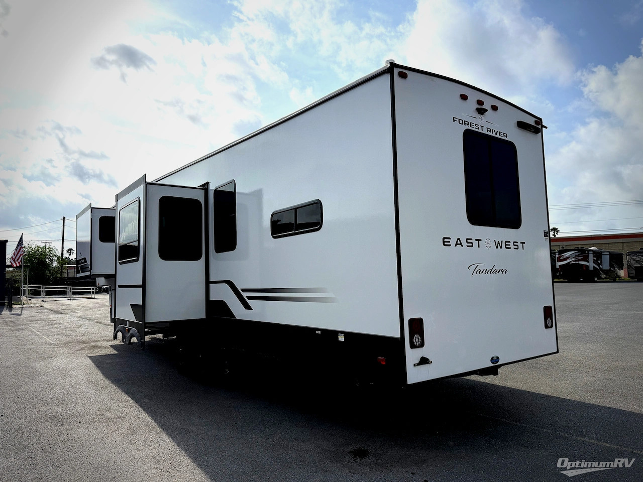 2026 East To West Tandara 388LR Photo 3