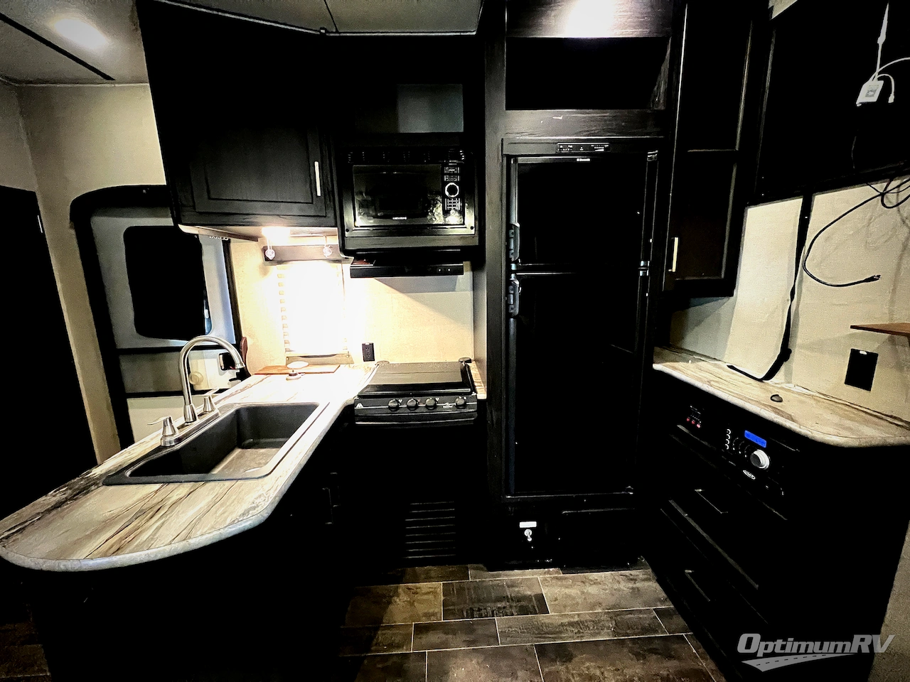 2017 Keystone Impact 29V Photo 7