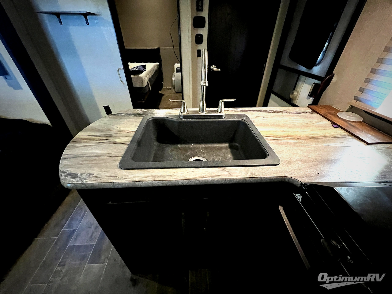 2017 Keystone Impact 29V Photo 8