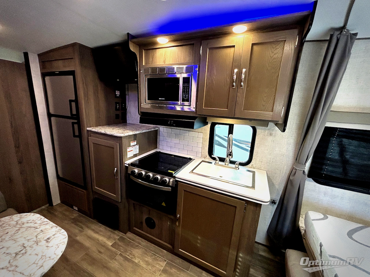 2022 Gulf Stream Vista Cruiser 19MBS Photo 9