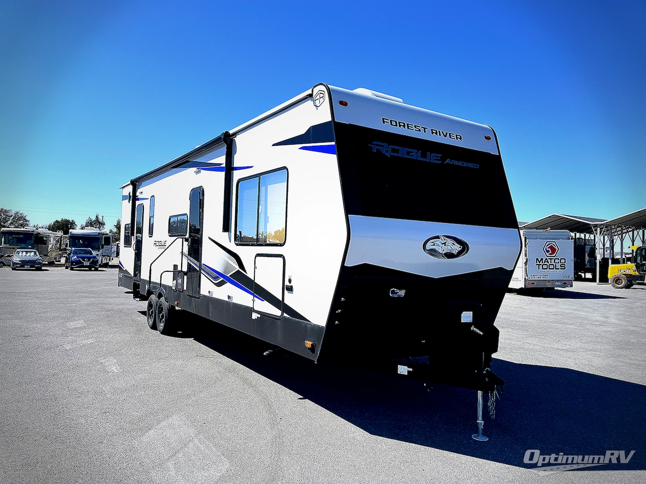 ニャン　サボ　352号・32号 SOLD! - New 2025 Forest River Vengeance Rogue Armored 32L132