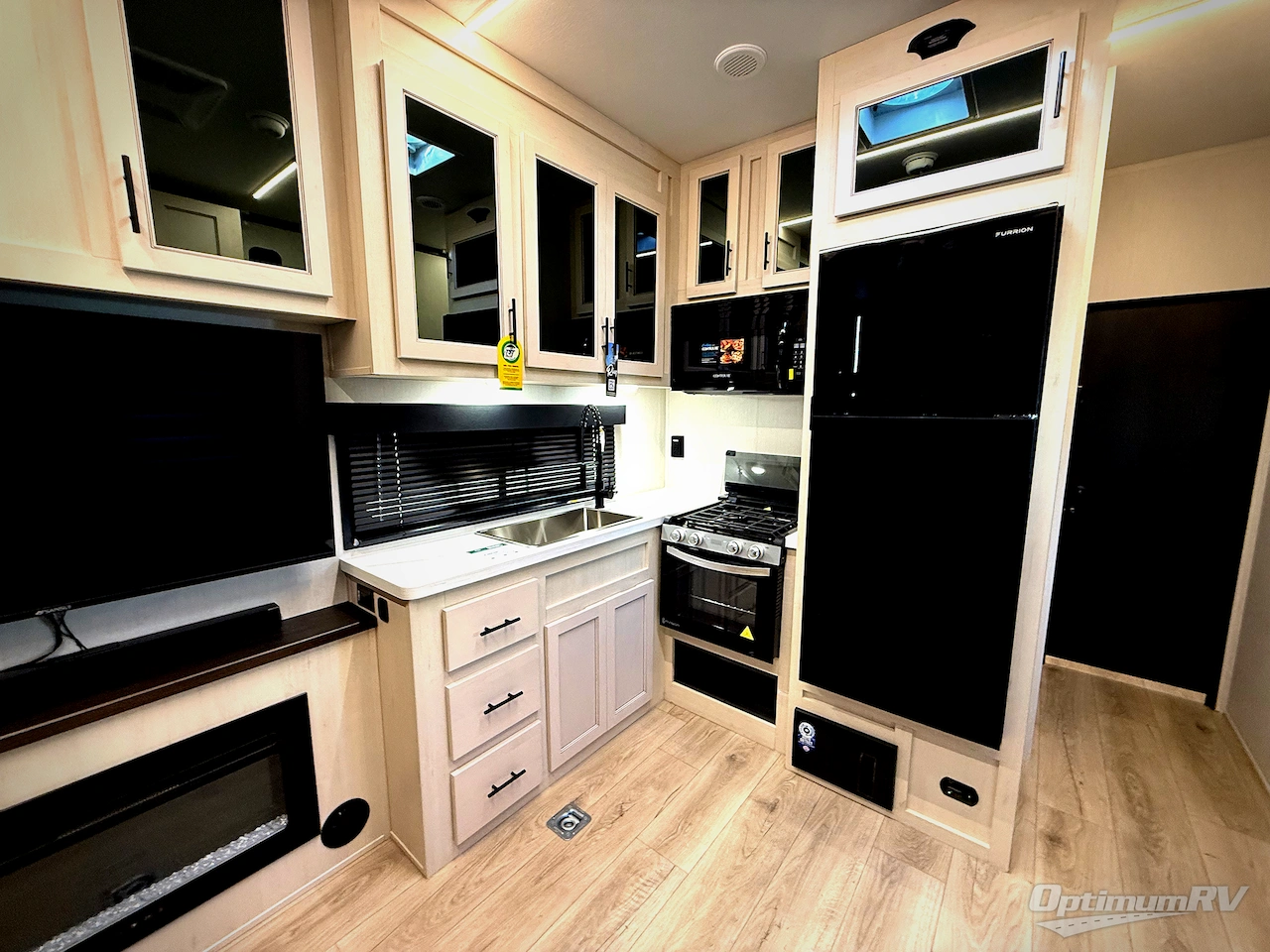 2026 Forest River Vengeance Rogue Armored 25L141 Photo 10