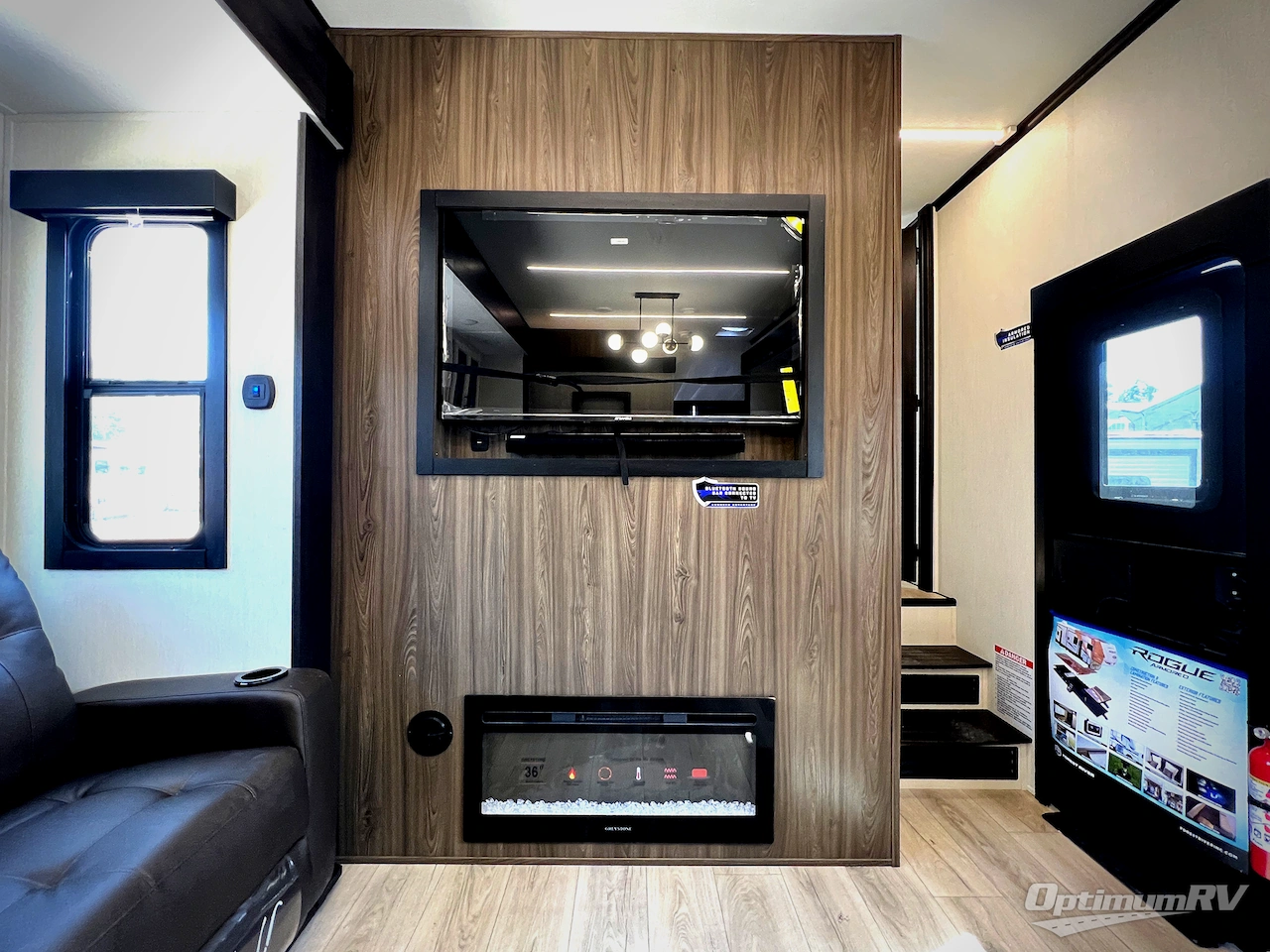 2026 Forest River Vengeance Rogue Armored 391T145 Photo 7