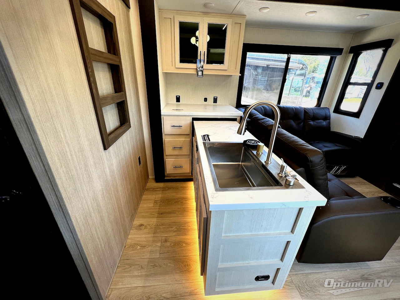 2026 Forest River Vengeance Rogue Armored 391T145 Photo 9