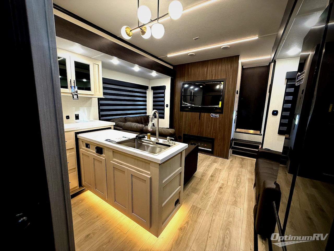 2026 Forest River Vengeance Rogue Armored 391T145 Photo 5