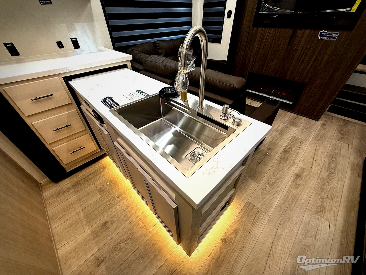 2026 Forest River Vengeance Rogue Armored 391T145 Photo 10