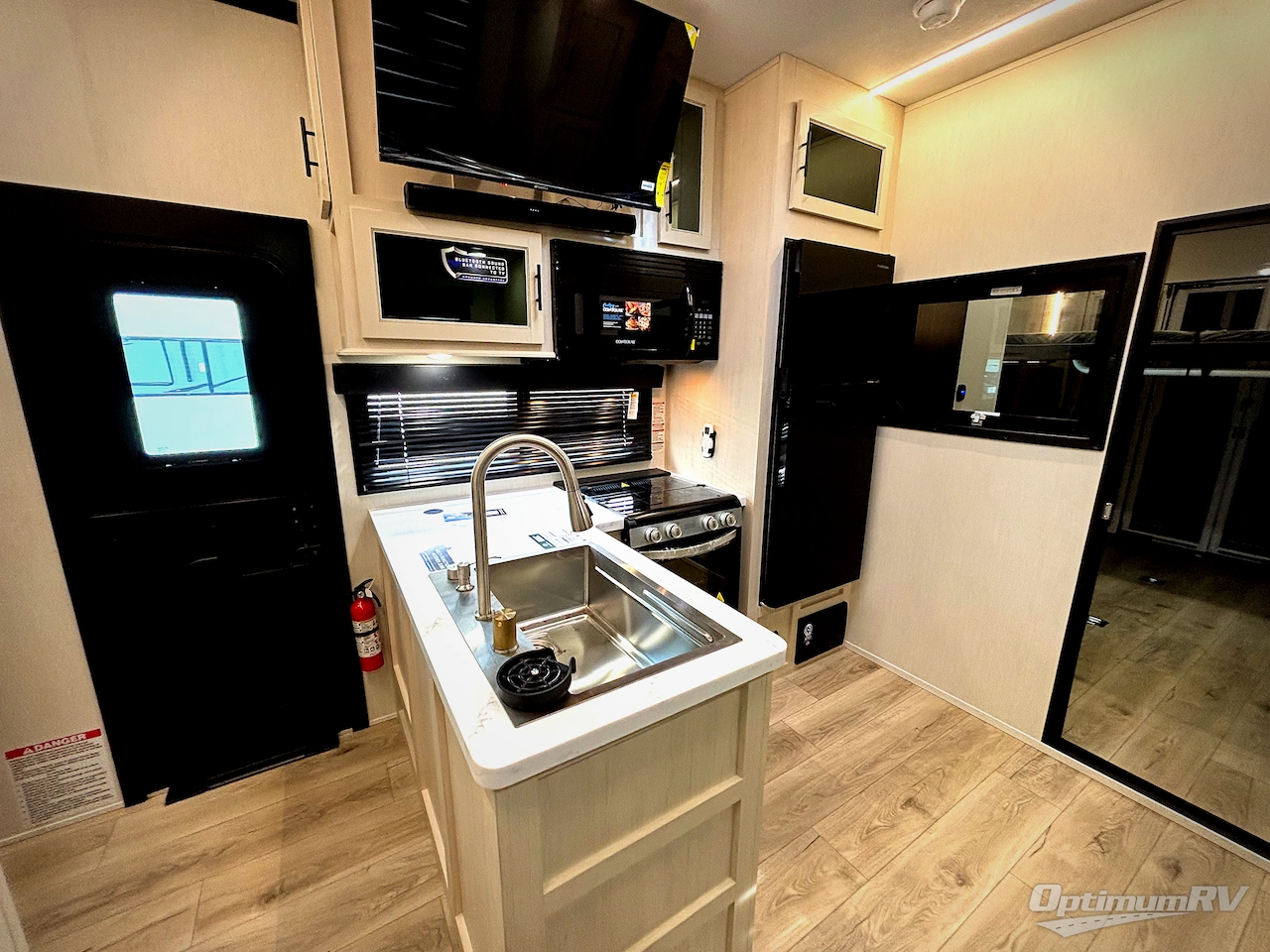 2026 Forest River Vengeance Rogue Armored 32L132 Photo 14