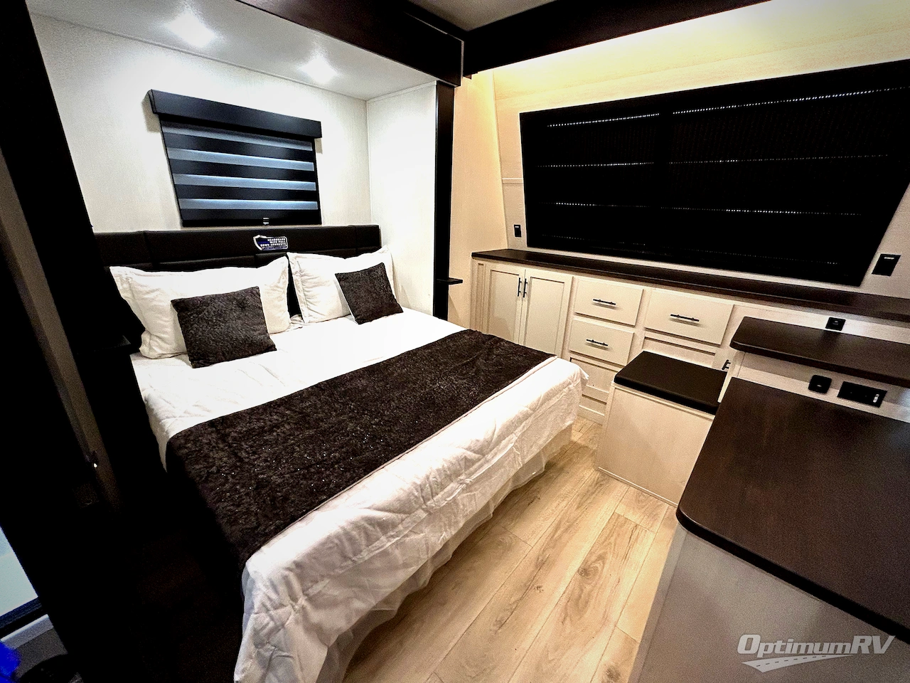 2026 Forest River Vengeance Rogue Armored 32L132 Photo 8