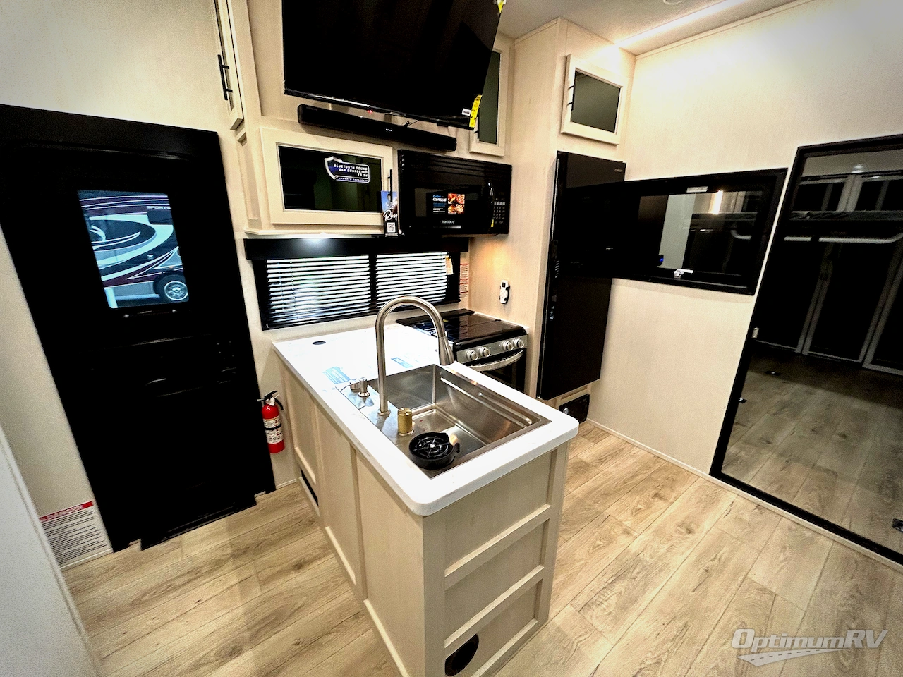 2026 Forest River Vengeance Rogue Armored 32L132 Photo 14