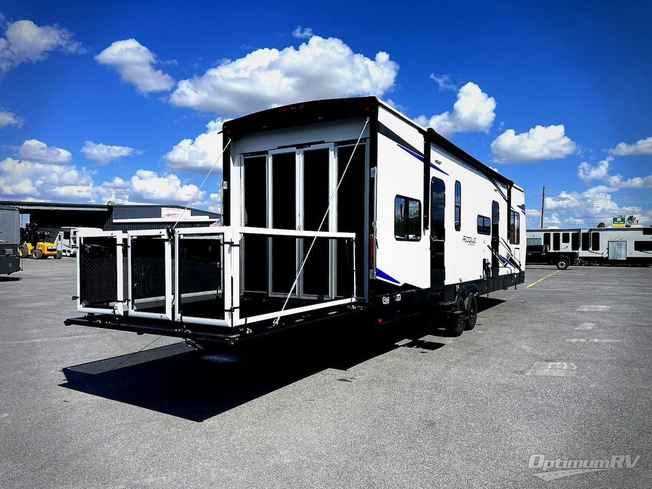 2026 Forest River Vengeance Rogue Armored 32L132 Photo 4