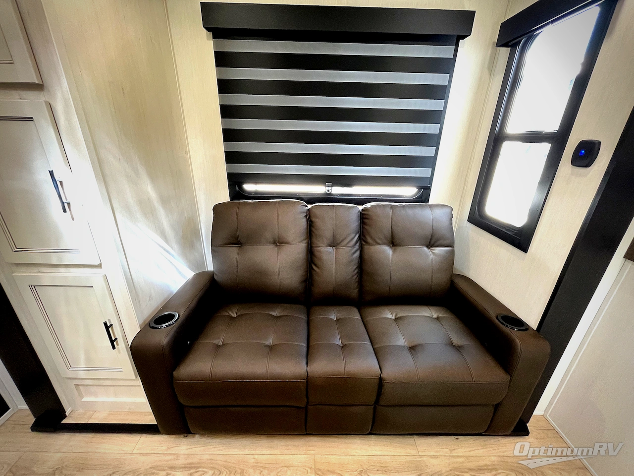 2026 Forest River Vengeance Rogue Armored 32L132 Photo 9