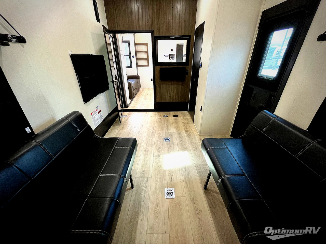 2026 Forest River Vengeance Rogue Armored 32L132 Photo 16