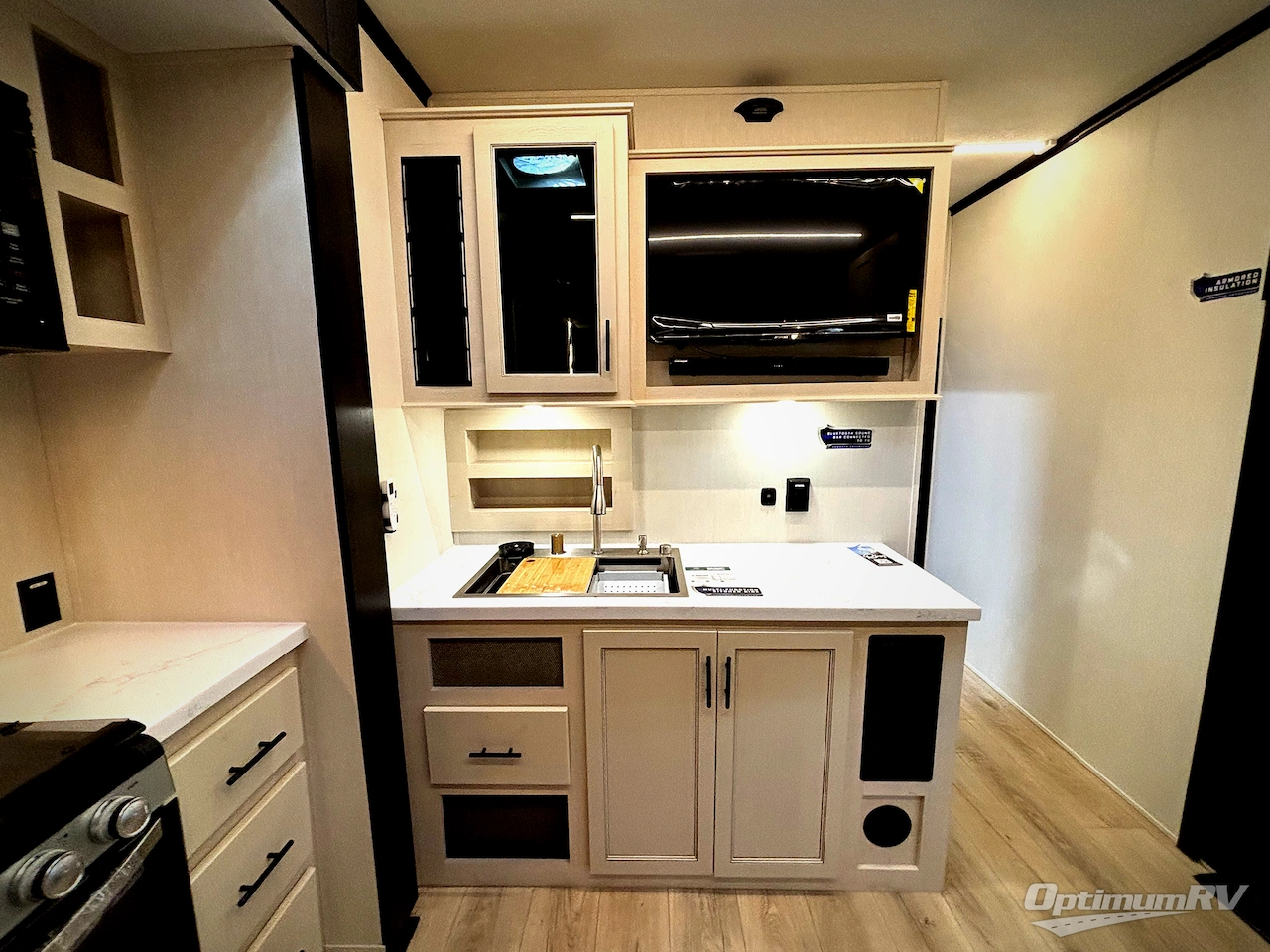 2026 Forest River Vengeance Rogue Armored 26L140 Photo 13