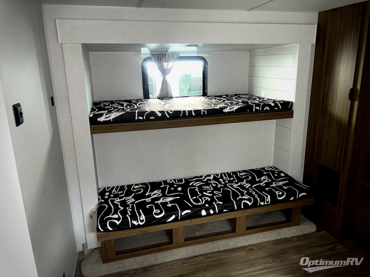 2026 Forest River Wildwood 31KQBTS Photo 12