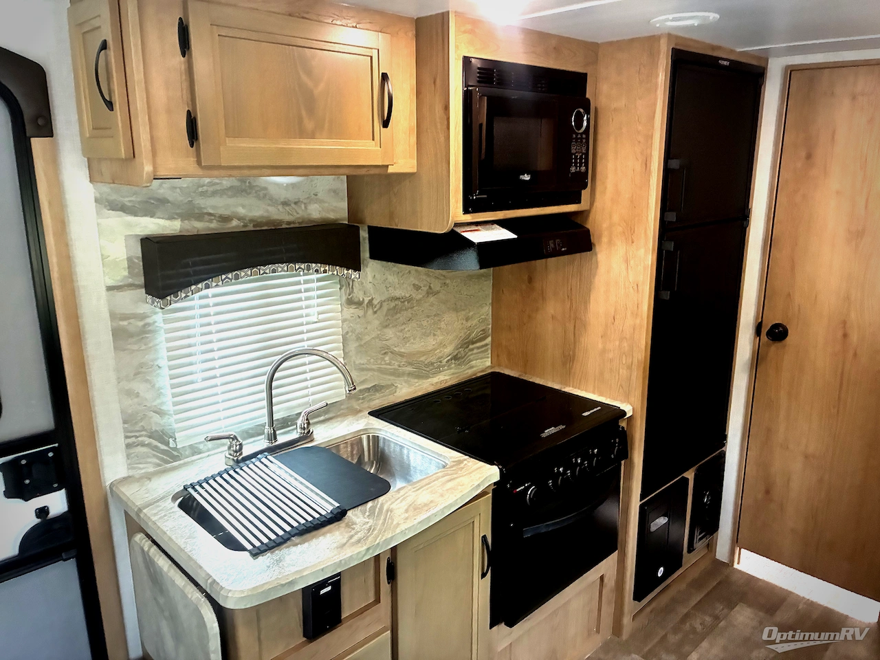 2020 Winnebago Towables Micro Minnie 2106FBS Photo 4