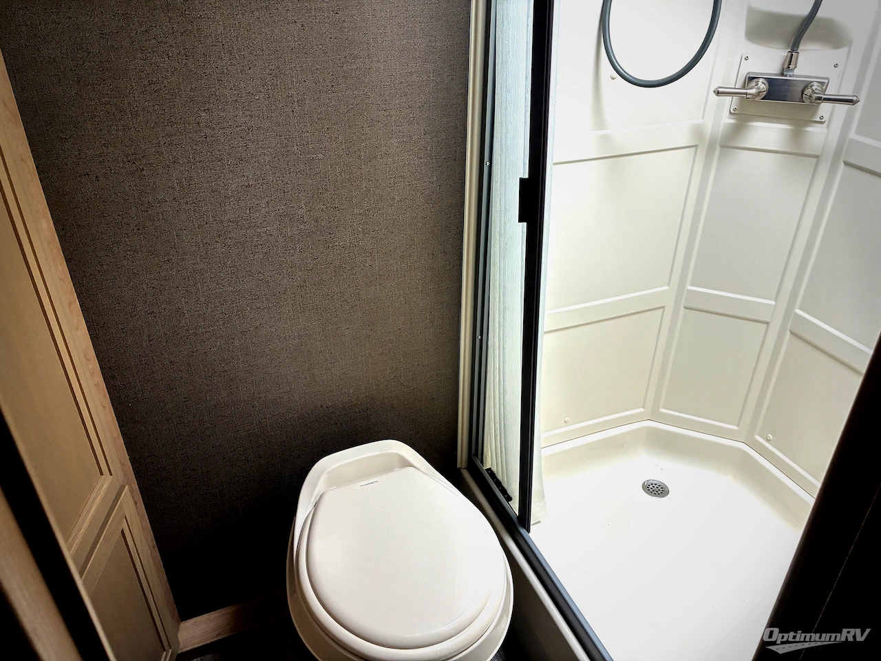 2020 Winnebago Towables Micro Minnie 2106FBS Photo 9