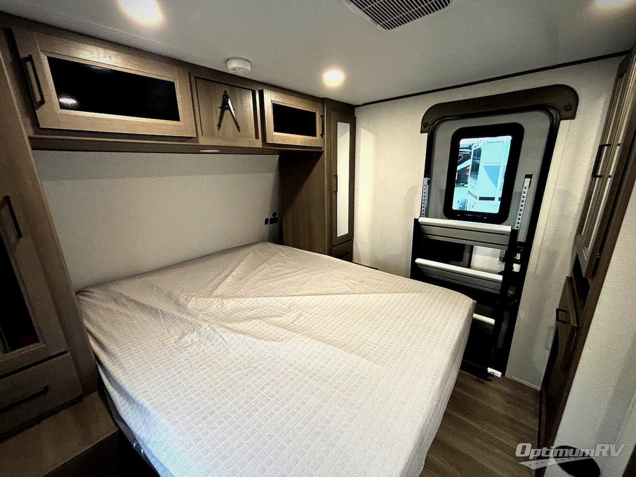2026 Grand Design Transcend 245RLT Photo 9