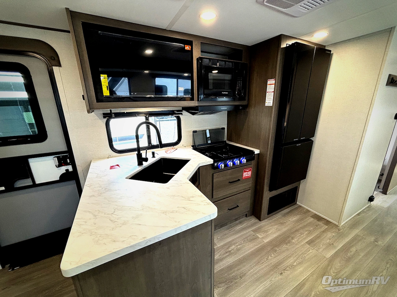 2026 Grand Design Transcend 325BHT Photo 6