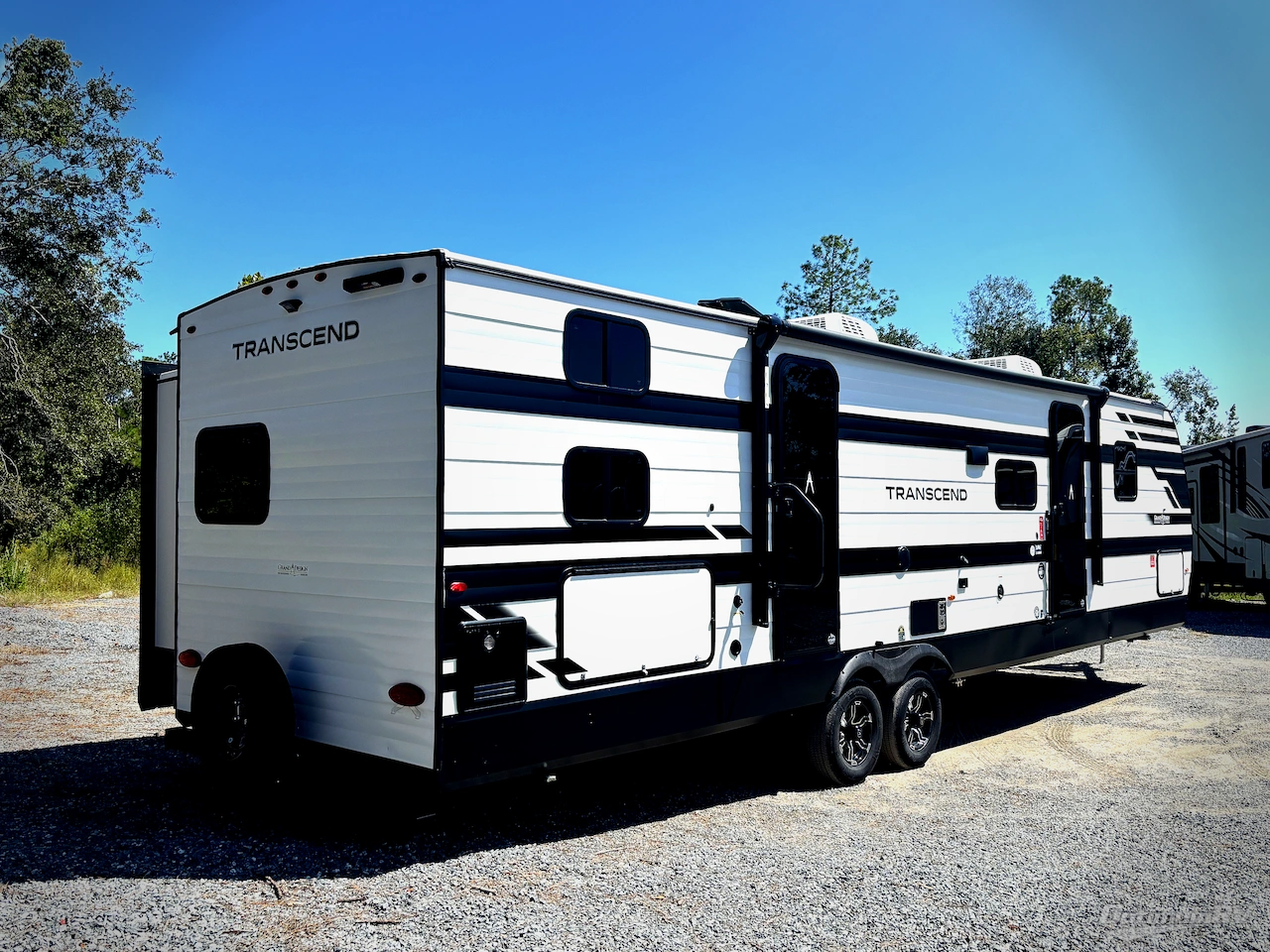 2026 Grand Design Transcend 325BHT Photo 2