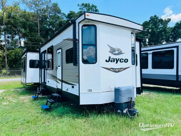 2020 Jayco Jay Flight Bungalow 40RLTS RV Photo 1