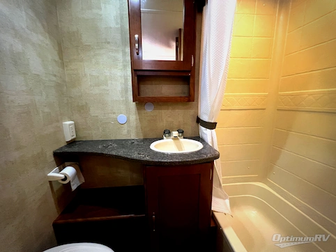 2014 Keystone Passport 2650BH Grand Touring RV Photo 4