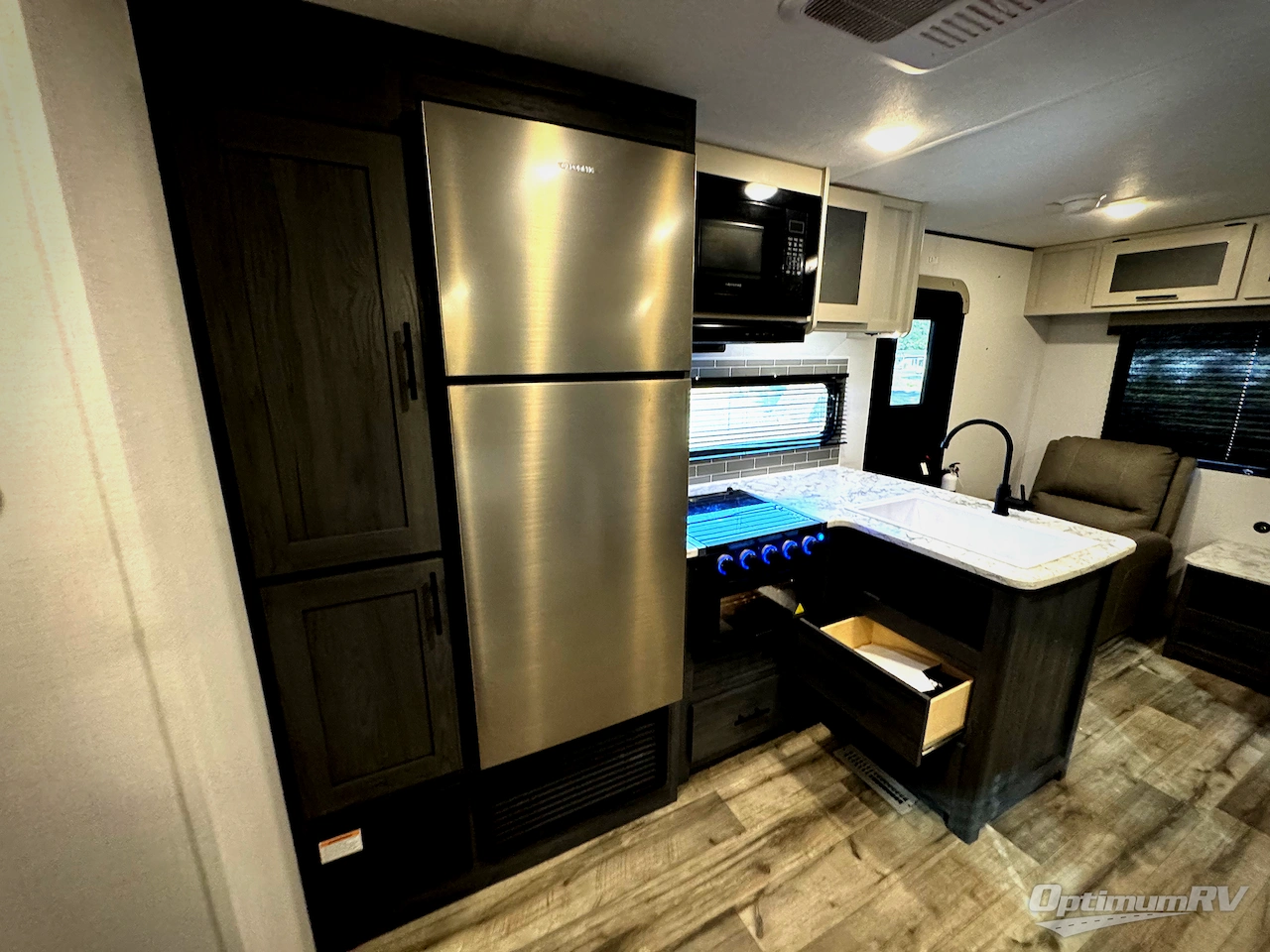 2025 Dutchmen Aspen Trail LE 26RL Photo 11