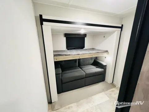 2025 Palomino Puma 38RLB RV Photo 4