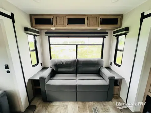 2025 Palomino Puma Destination 38RLB RV Photo 2