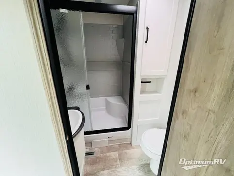 2025 Palomino Puma Destination 38RLB RV Photo 4