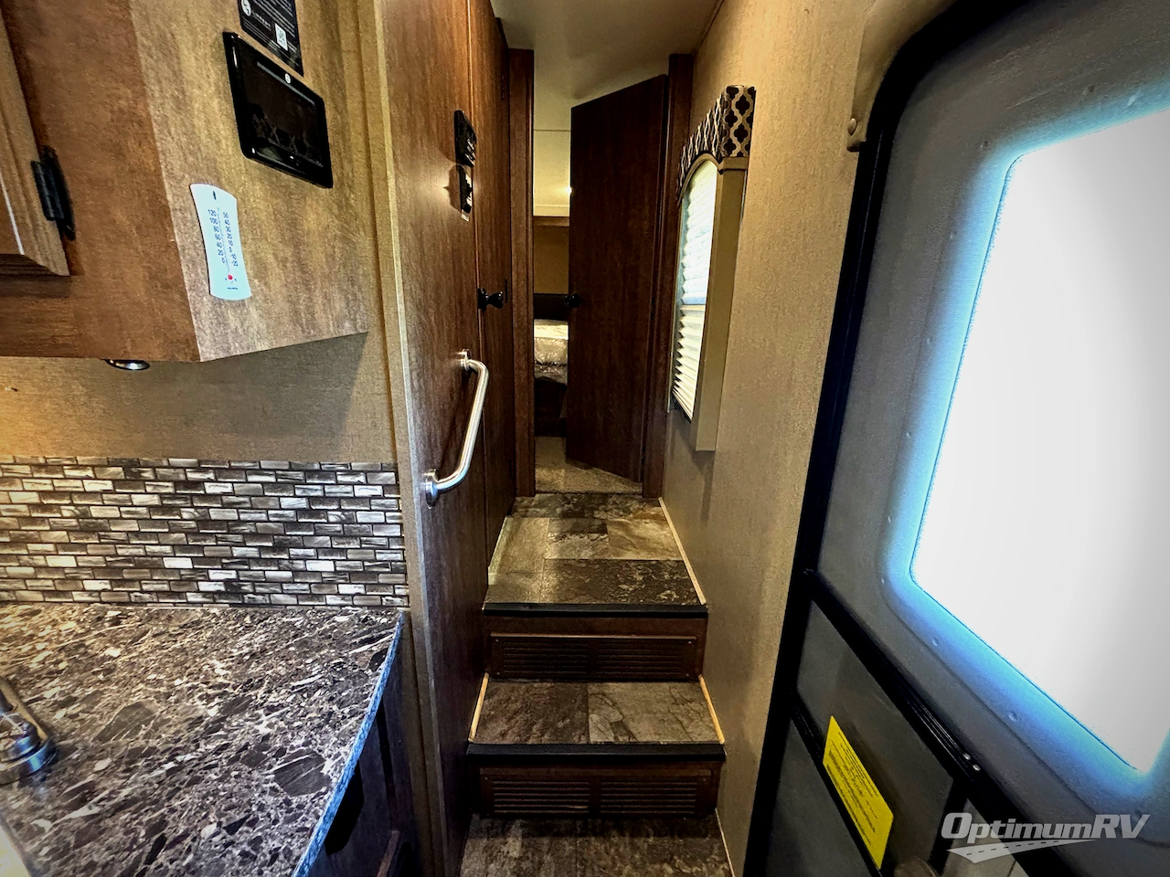 2017 Starcraft Solstice Super Lite 27RLS Photo 7