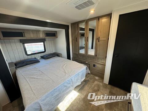 2025 Palomino Puma 31RLQS RV Photo 4