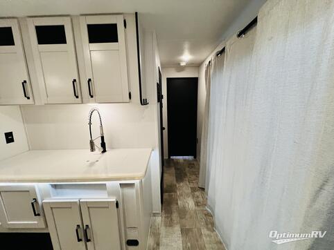2025 Palomino Puma Destination 38DEN RV Photo 3