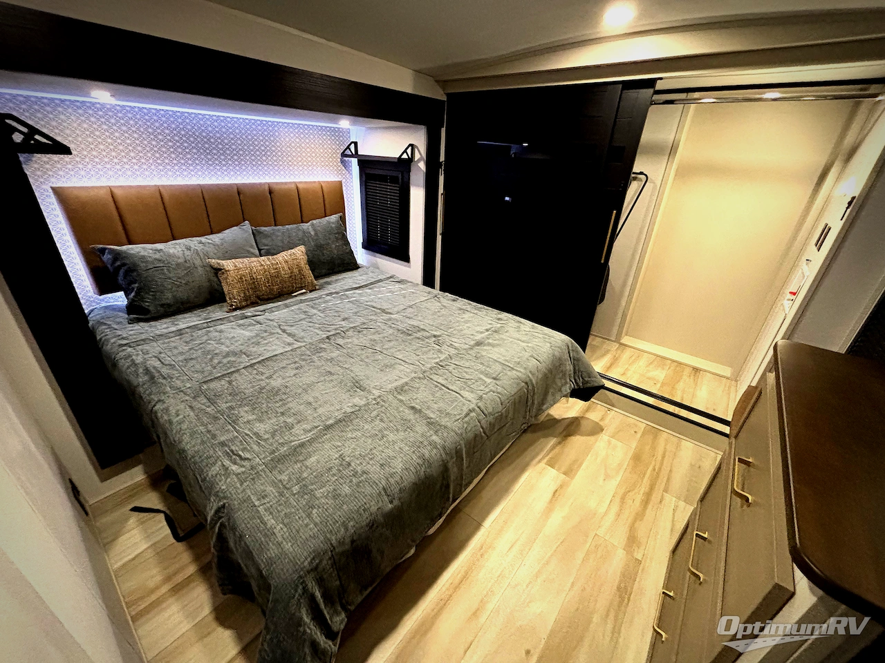 2026 Forest River Salem Hemisphere 376FAM Photo 8