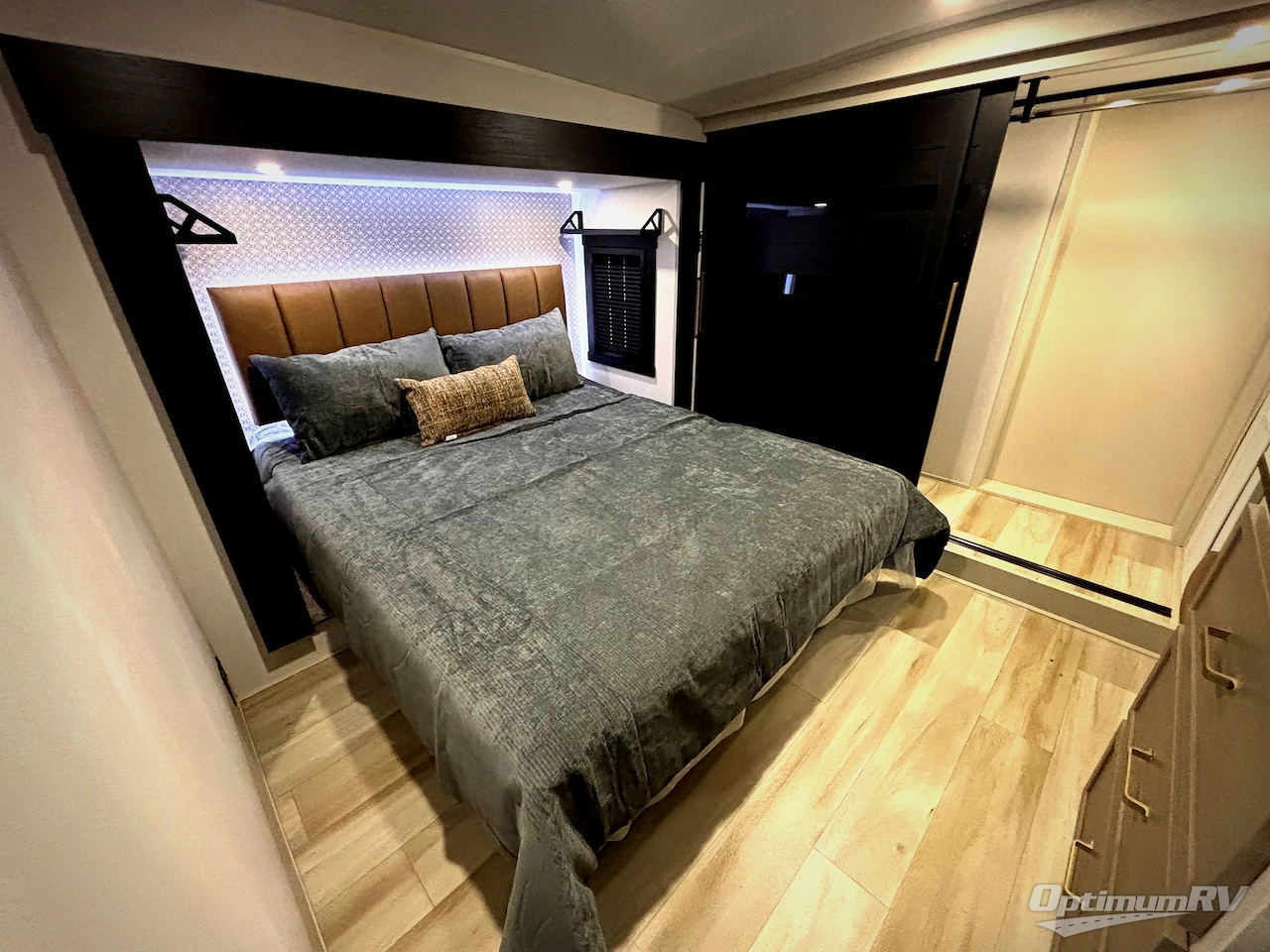 2026 Forest River Salem Hemisphere 321DRL Photo 8