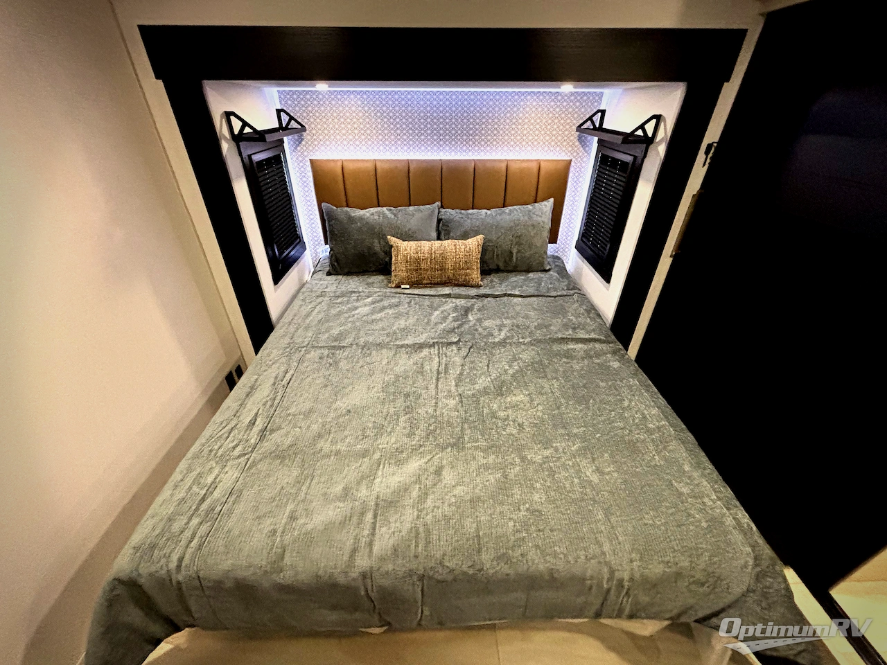 2026 Forest River Salem Hemisphere 321DRL Photo 9