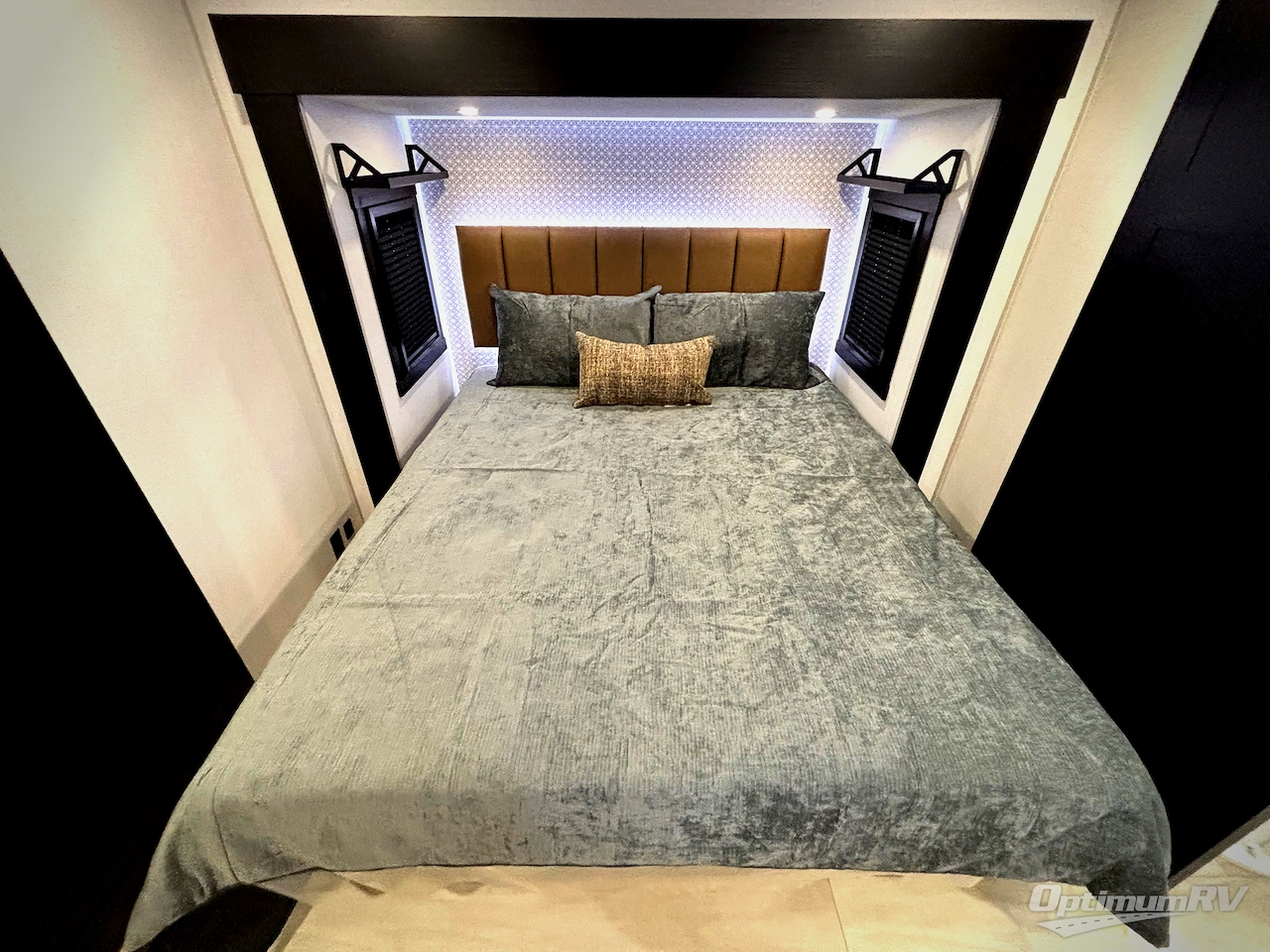 2026 Forest River Salem Hemisphere 380WDR Photo 16