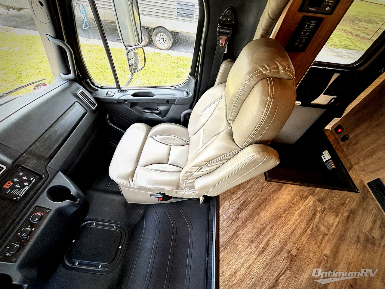 2024 Entegra Accolade 37K Photo 9