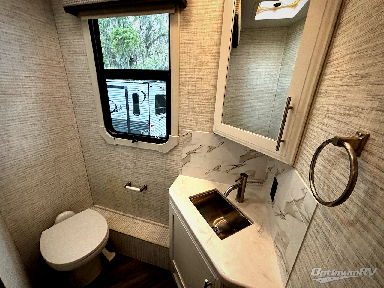 2024 Entegra Accolade 37K Photo 16