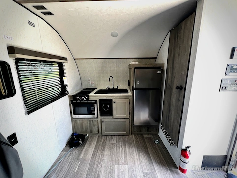 2027 Sunset Park Sun Lite 14TH RV Photo 3