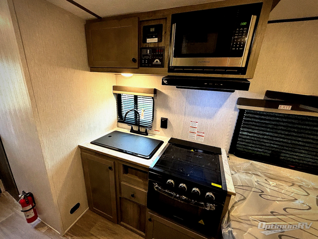 2027 Sunset Park Sun Lite 16BH Photo 11