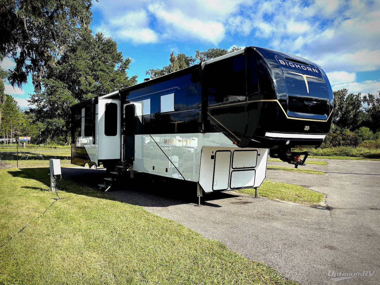 Heartland Bighorn 331RL