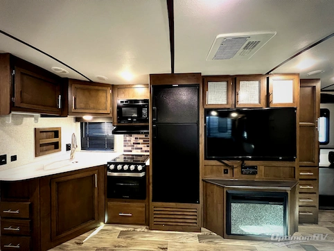 2020 Keystone Cougar Half-Ton 26RBS RV Photo 2