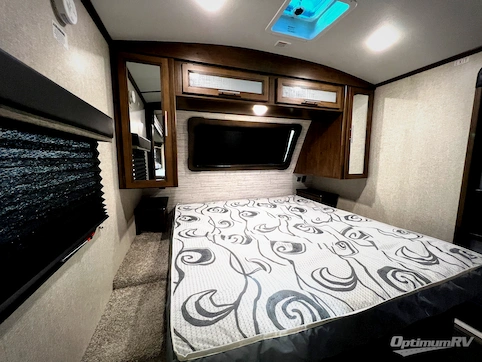 2020 Keystone Cougar Half-Ton 26RBS RV Photo 4