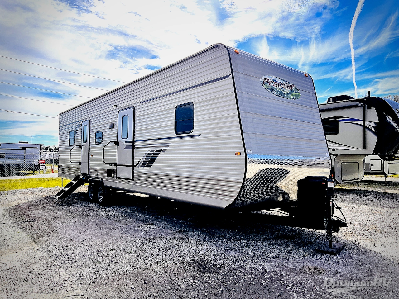 2025 HL Enterprise Hy-Line 38 Premier Photo 1