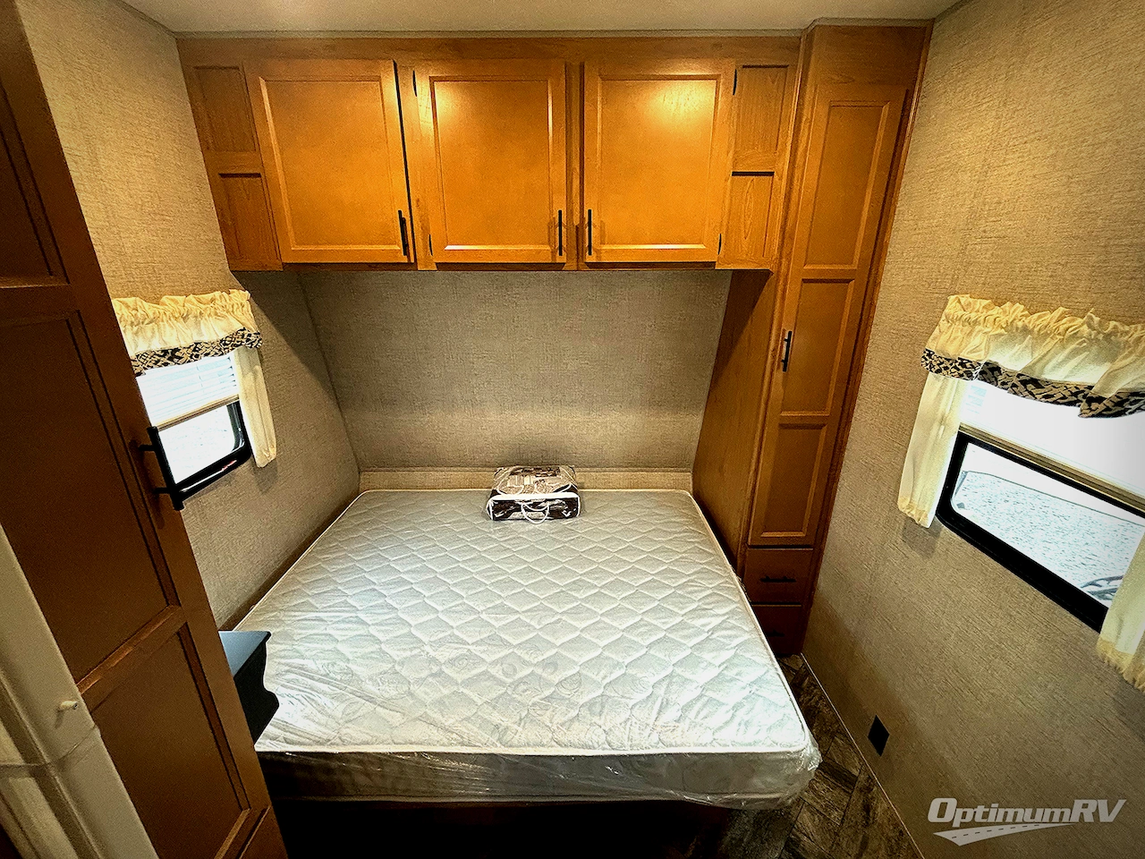 2025 HL Enterprise Hy-Line HY38 Photo 8