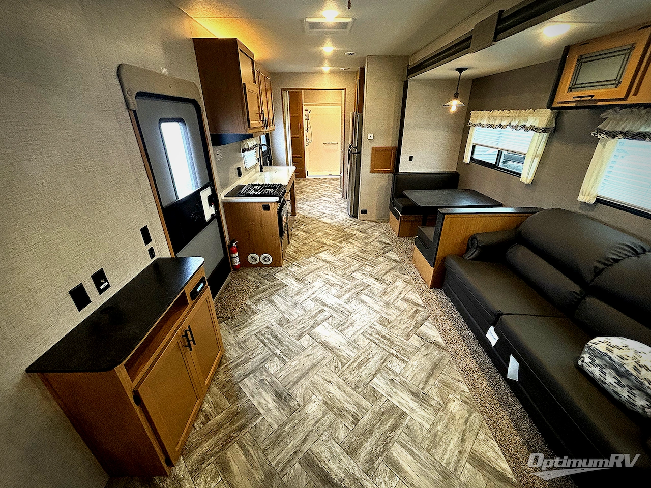 2025 HL Enterprise Hy-Line HY38 Photo 5
